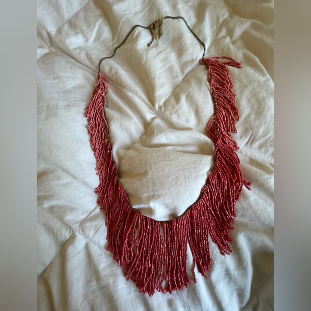 NWT CORAL 🪸 BEACHY NECKLACE FROM MACY’S. Very dramatic and gorgeous.